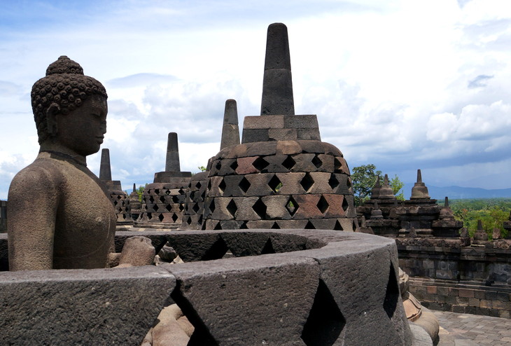 建築　遺跡　ボロブドゥール　インドネシア